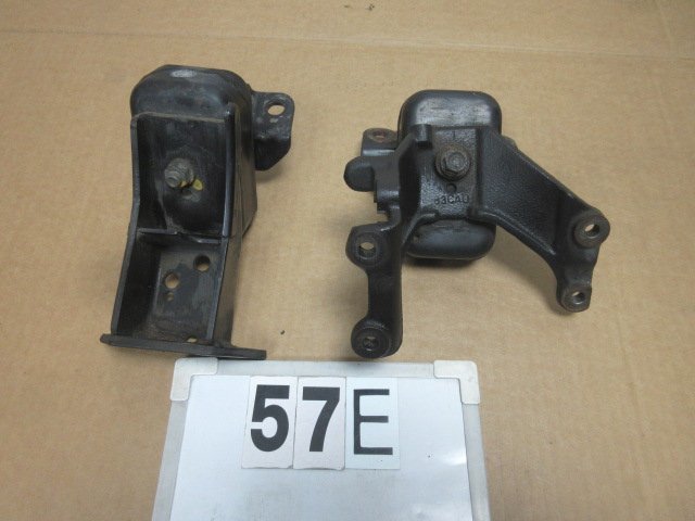 !57E ジムニー JB23 6型 純正 エンジンマウント 2個 S拍卖