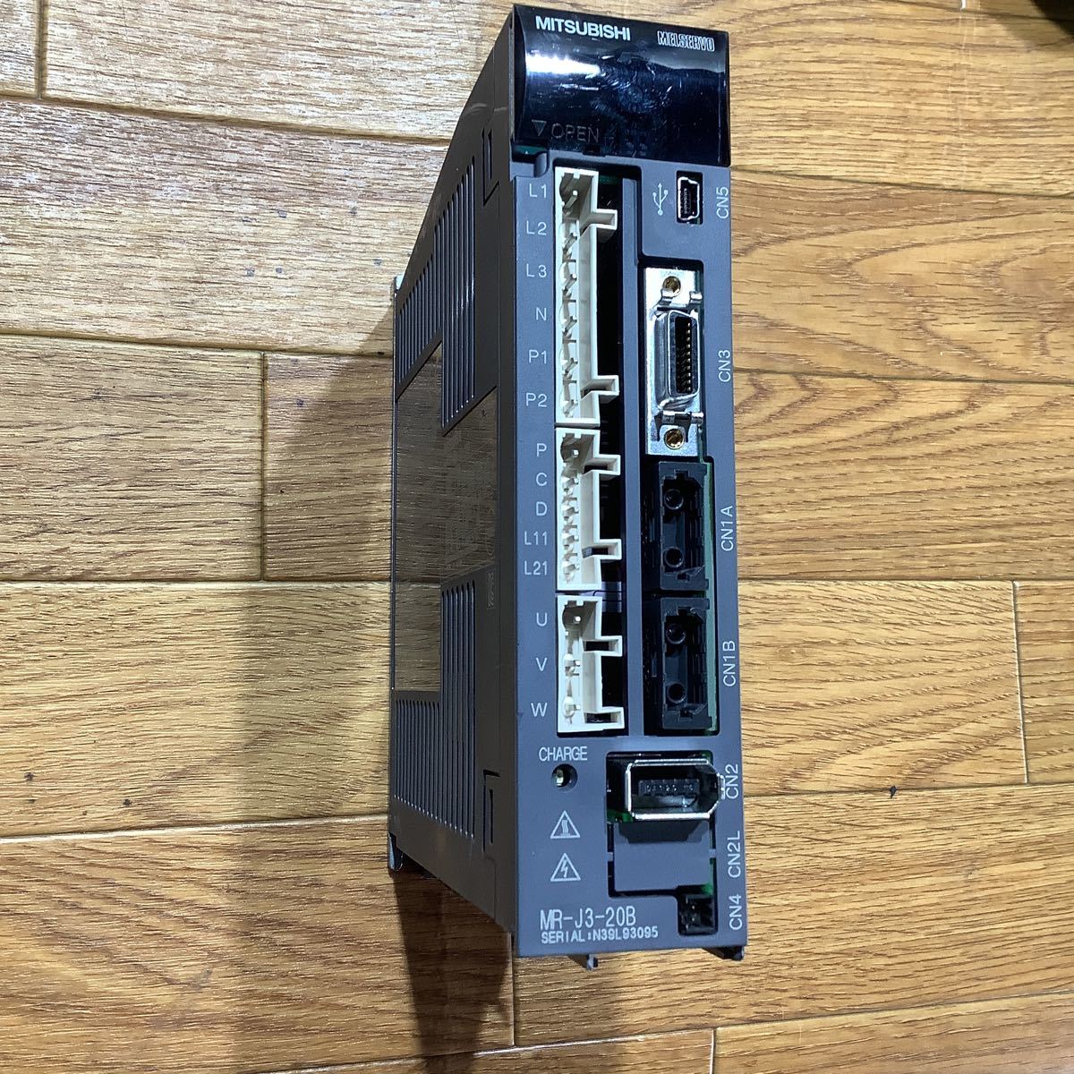 三菱サーボアンプMRー J3ー20B 中古品動作機器より取り出し品拍卖