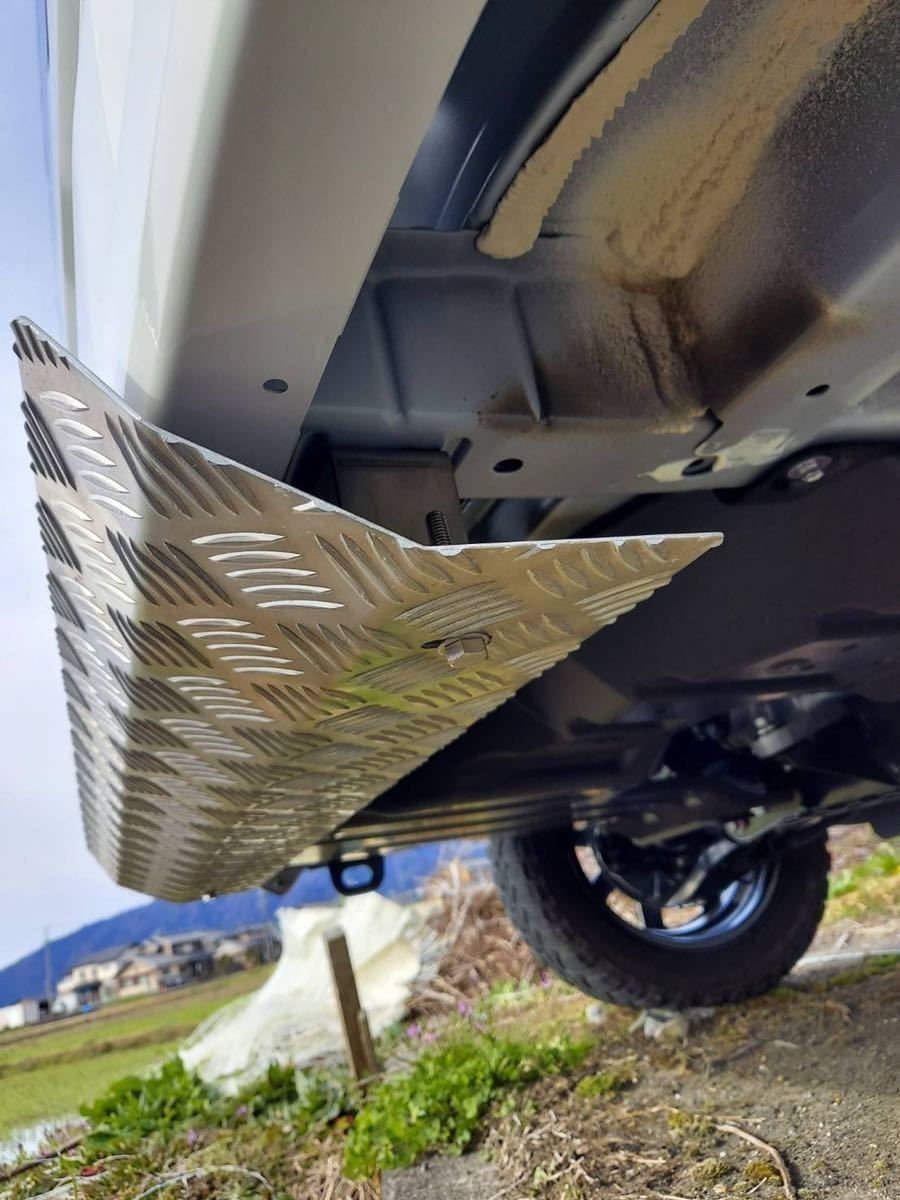 ■ダイハツ ハイゼットトラック/ハイゼットジャンボ(S500P/S510P) 共通 スキッドプレート アルミアンダーガード 縞板Ver. ☆送料無料☆”拍卖