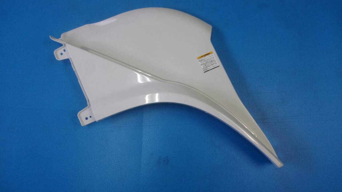 1706 いすゞ ファイブスターギガ(H27.11~) 純正フロントフェンダーパネルRH拍卖