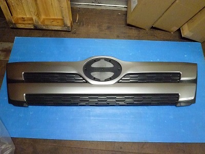 1075 日野 17レンジャー(H29.5~) フロントグリル拍卖