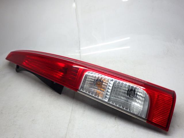 ムーヴ DBA-L175S 右テールライト ランプ 232935拍卖