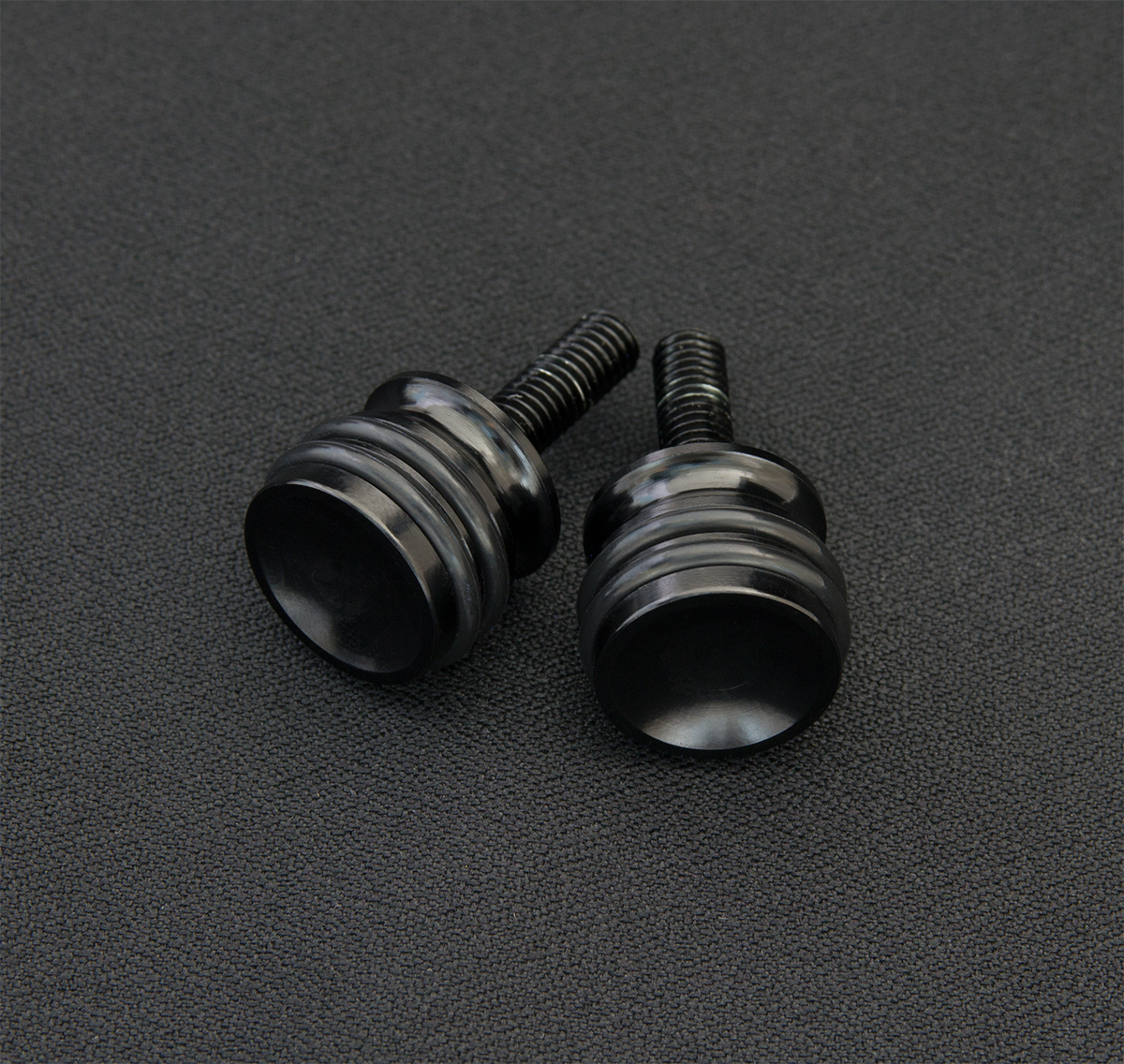 Thruxton スラクストン900Fi サイドカバー取り付け用ネジ Black拍卖