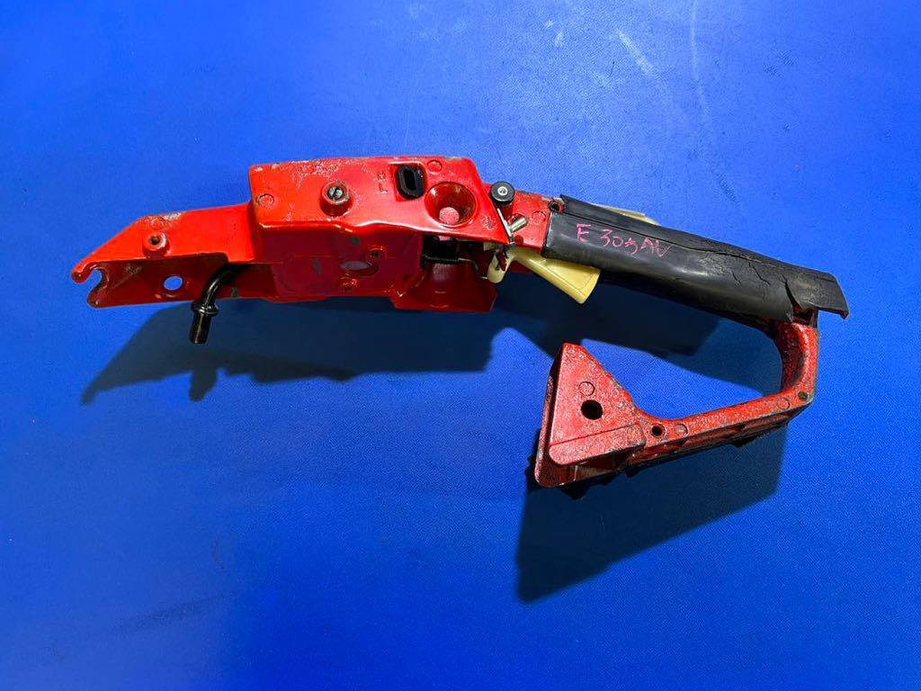 エンジンチェーンソー 部品パーツ リアハンドル 新ダイワ E305AV拍卖