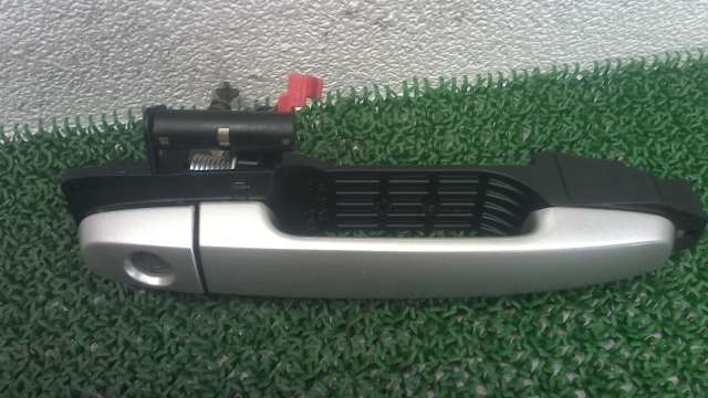 トヨタ AZT250W アベンシス ワゴン 右 フロント ドア アウターハンドル 1C0 ★管260485拍卖