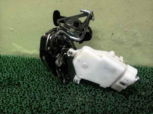 ダイハツ L250S ミラ 右 リア ドアロック アクチュエーター ★管277133拍卖