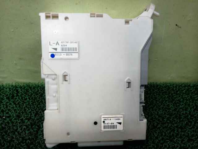 UZS186 トヨタ 純正 クラウン マジェスタ ヒューズボックス 82730-30140 ★管276979拍卖