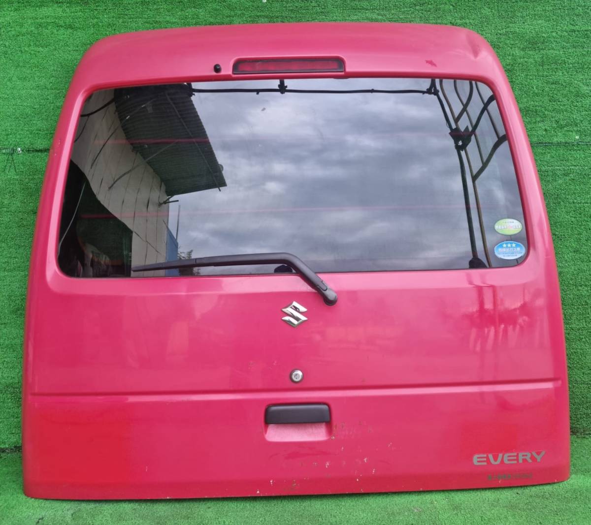 スズキ エブリイ DA64V バックドア (レッド)凹みあり拍卖