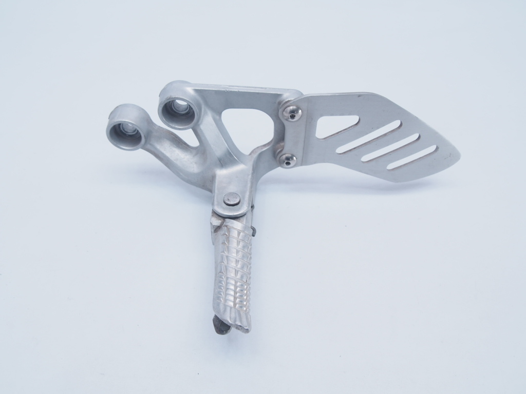 割れ無! GSX-R750 06-07年 純正ステップ ホルダー左 プレート GSXR600 刻印01H 交換用に拍卖