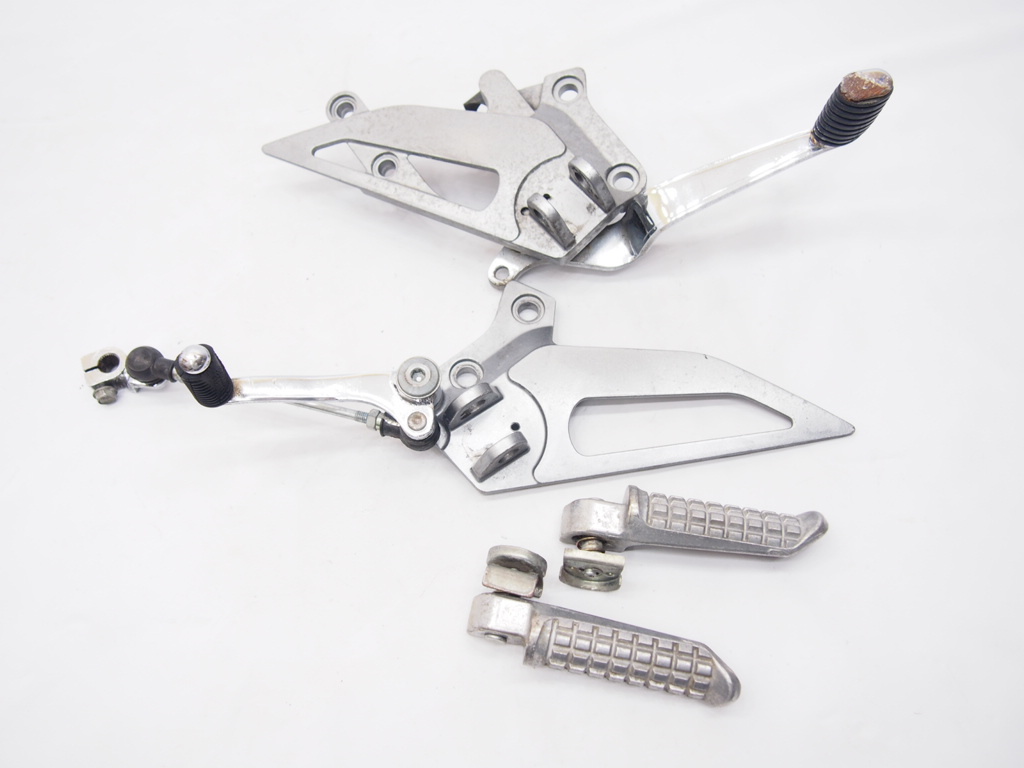 ZZ-R250純正ステッププレート.他付EX250Hお探しの方にどうぞ拍卖