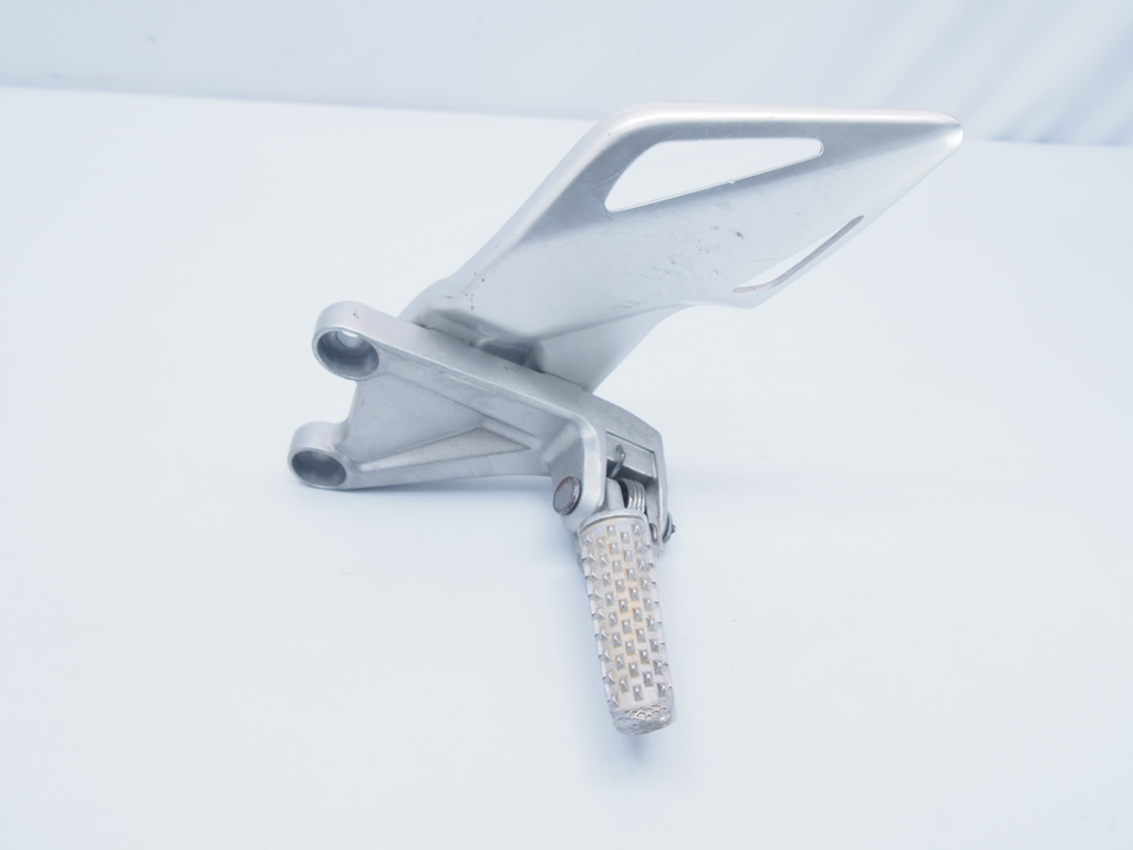 まだまだ使えます CBR1000RR SC59 純正ステップ左 ホルダー ステッププレート 刻印MFL拍卖