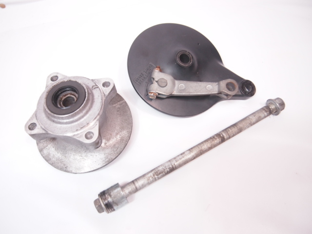 グラストラッカー250純正リア ハブ 割れなしメンテ用に。ブレーキドラム アクスルシャフト拍卖