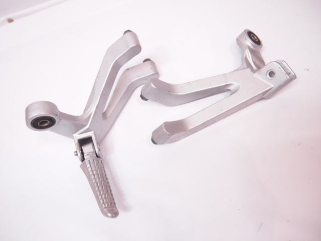 TL1000S純正タンデムステップ左右 割れなし交換に 02F刻印拍卖