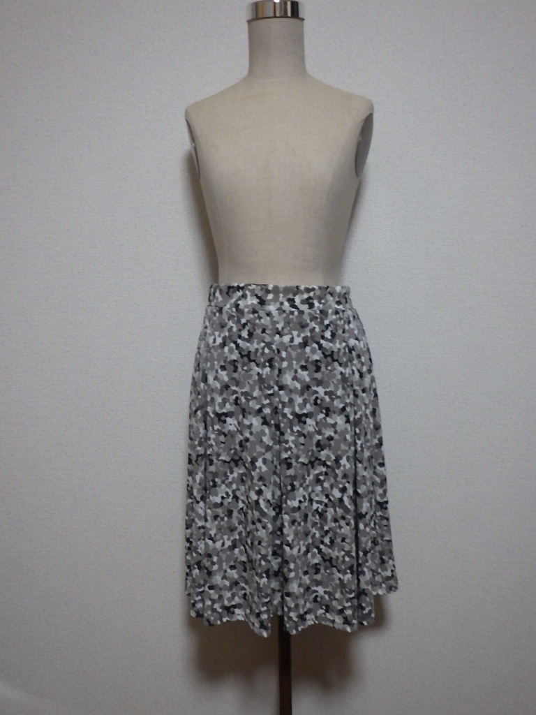 ESSEME 迷彩柄 膝丈 フレアー スカート 285拍卖