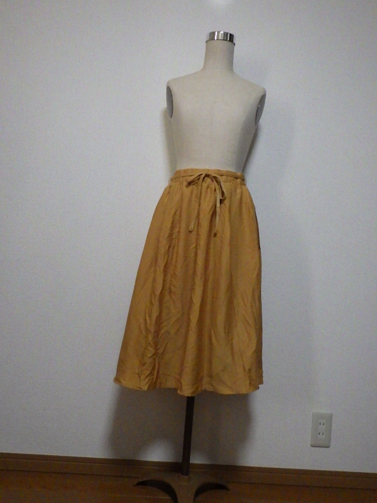 a.v.v standard 膝下丈 フレアー スカート 305拍卖