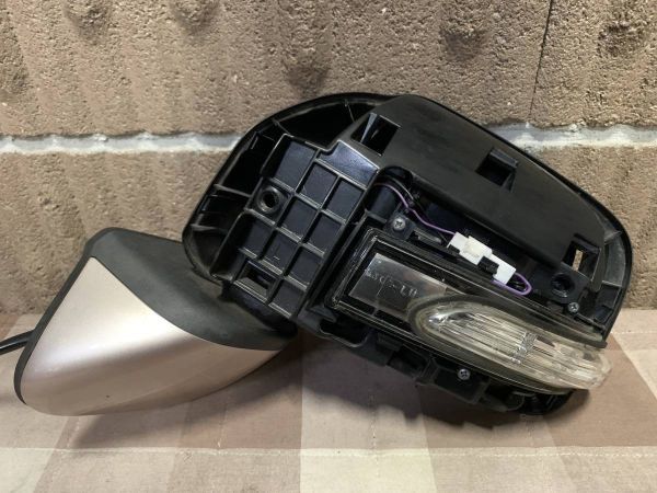 送料無料 L575S コンテカスタム 前期純正ドアミラー 左 中古 カバーなし シルバー拍卖