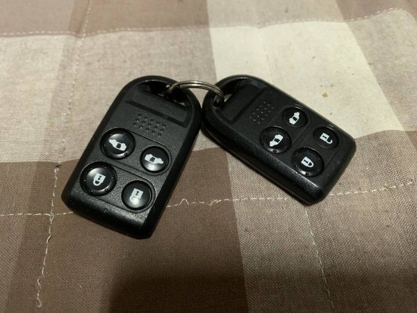 送料無料 RR1/2/3/4/5/6 エリシオン 純正4ボタンキーレス 2個セット中古 動作OK拍卖