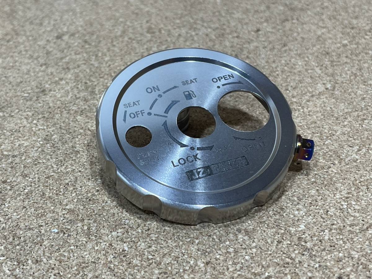 JSM キーシリンダーカバー ステンレスPVDコート仕上げ シルバー シグナスグリファス XFORCE拍卖