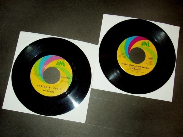 NEIL DIAMOND Cracklin' Rosie + He Ain't Heavy... カナダ盤シングル2枚 Uni拍卖