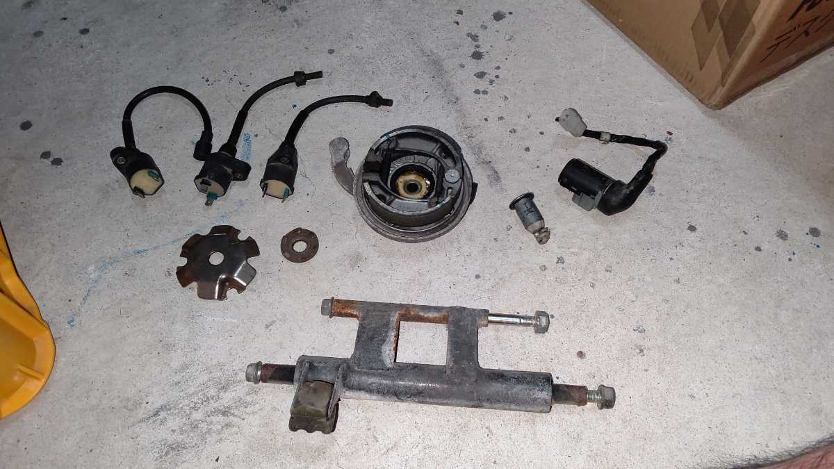 HONDA ライブディオ AF34 AF35 純正 プーリー カバー イグニッションコイル キーシリンダー エンジンハンガー ホンダ ZX SR ディオ Dio拍卖