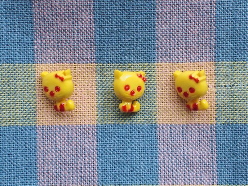 レトロビンテージ手芸雑貨ボタン・*キティ風ネコちゃん・イエロー・15mm・3個セット☆パーツ拍卖