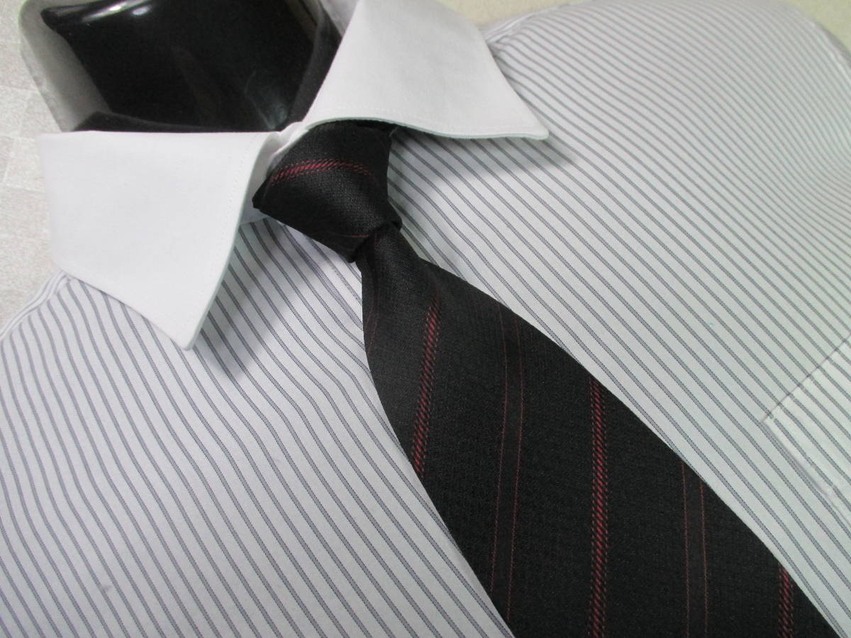 ◇ネクタイ◇中古品◇ トンボリーニ TOMBOLINI ◇ストライプ柄・濃グレー色系◇第28弾ブランドがいっぱい◇28-191◇拍卖