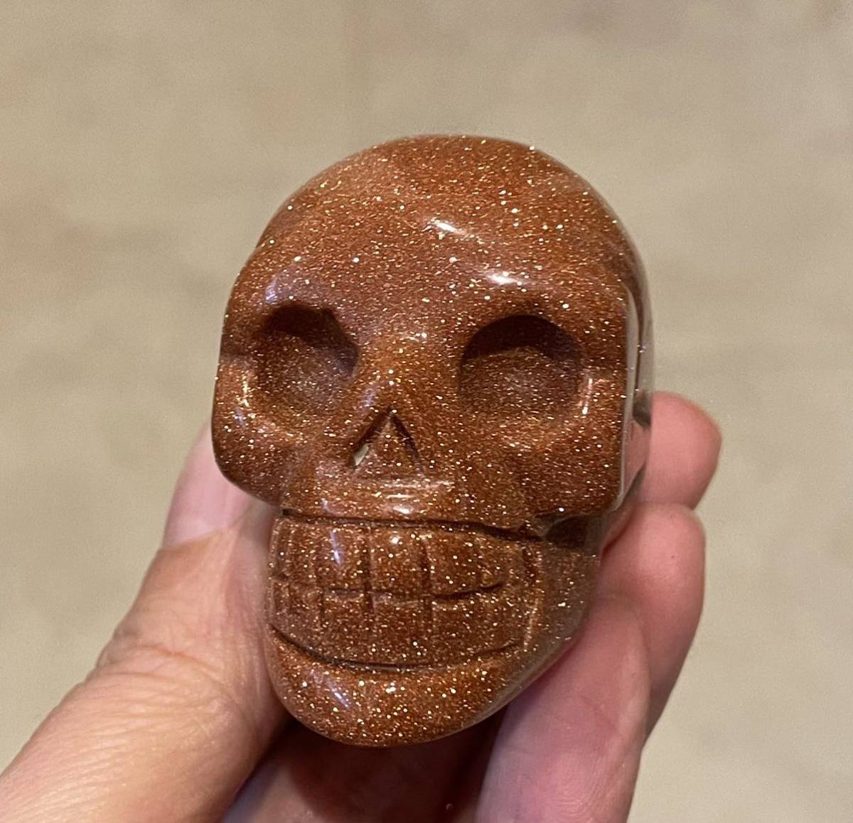 ゴールドストーン スカル 髑髏 骸骨 金運UP 置物インテリア 幸運 ラッキー パワーストーン 魔除 お守 小物ファッション 雑貨グッズ拍卖