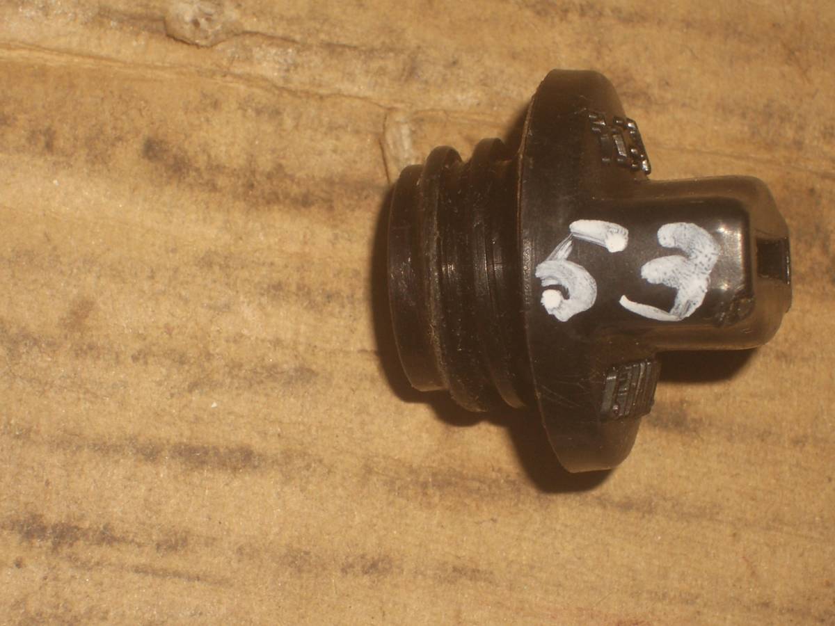 チェンソー タンクキャップ その53 ネジ径17.9Φ ピッチ3 拍卖