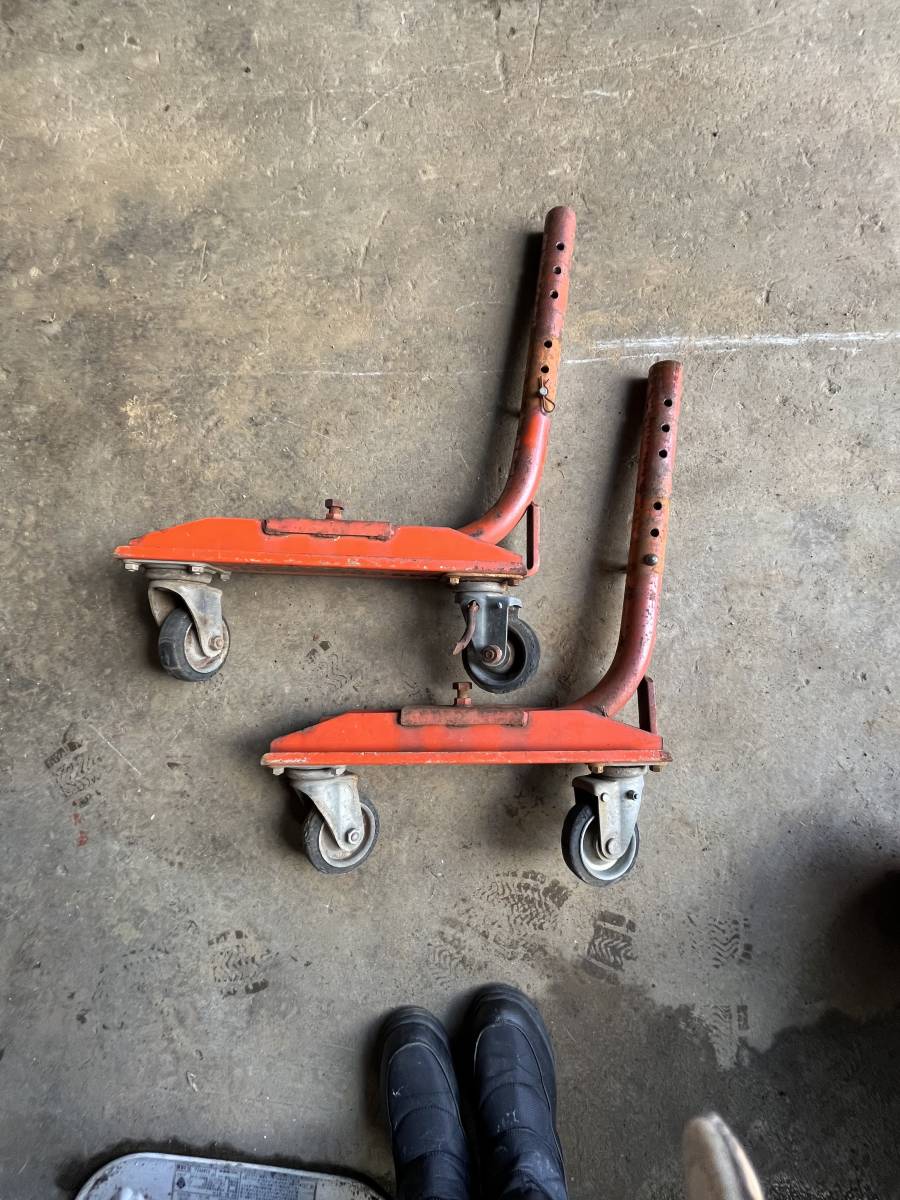 No.17-1152 クボタ トラクターハロー用 スタンド キャスター 左右セット 脚拍卖