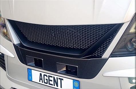 S A D カスタムジャパン NV350 キャラバン E26 2型 レーシンググリル カメラ移設ステー付き 未塗装 S.A.D CUSTOM JAPAN拍卖