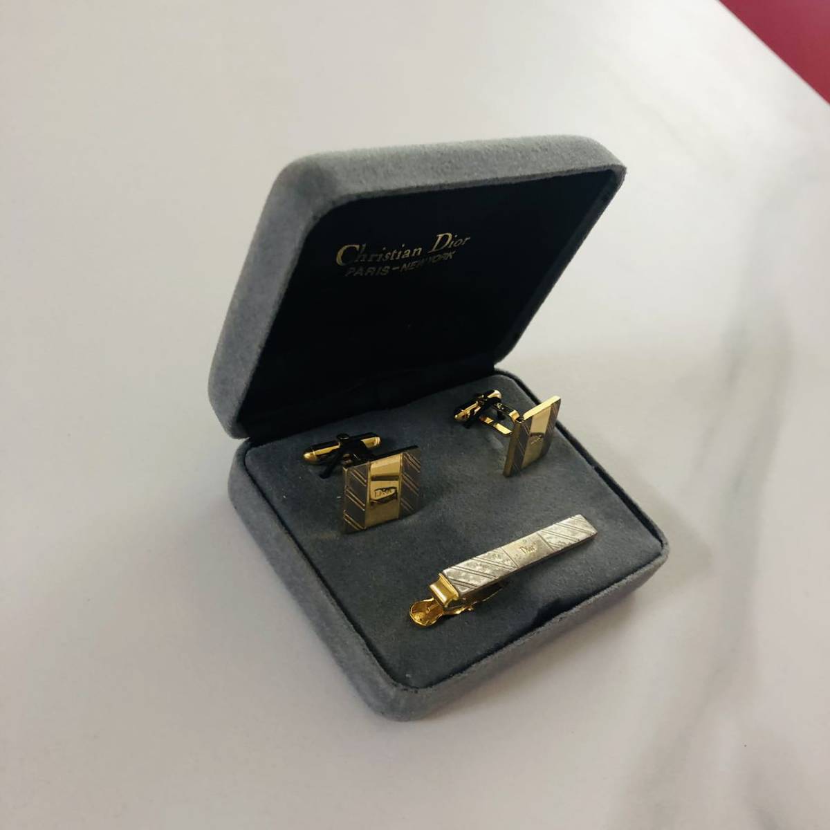 ◆◆◆Christian Dior クリスチャンディオール カフスボタン タイピン セット ゴールド ケース付き拍卖
