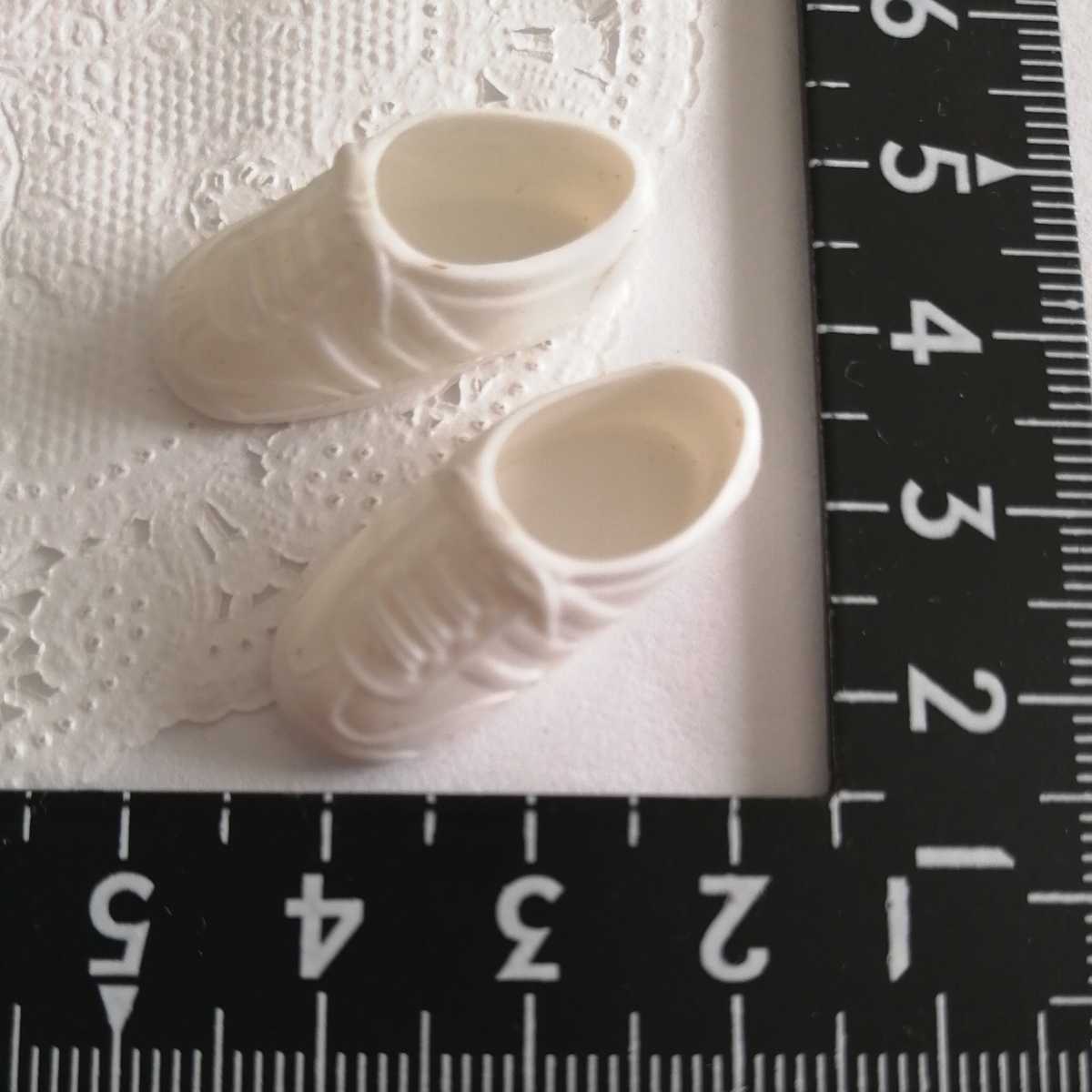 3r0120 ドール用 薄手靴下用 スニーカー 白 momoko ジェニー リカちゃん リカちゃんボーイフレンド ピュアニーモ 1/6ドール拍卖