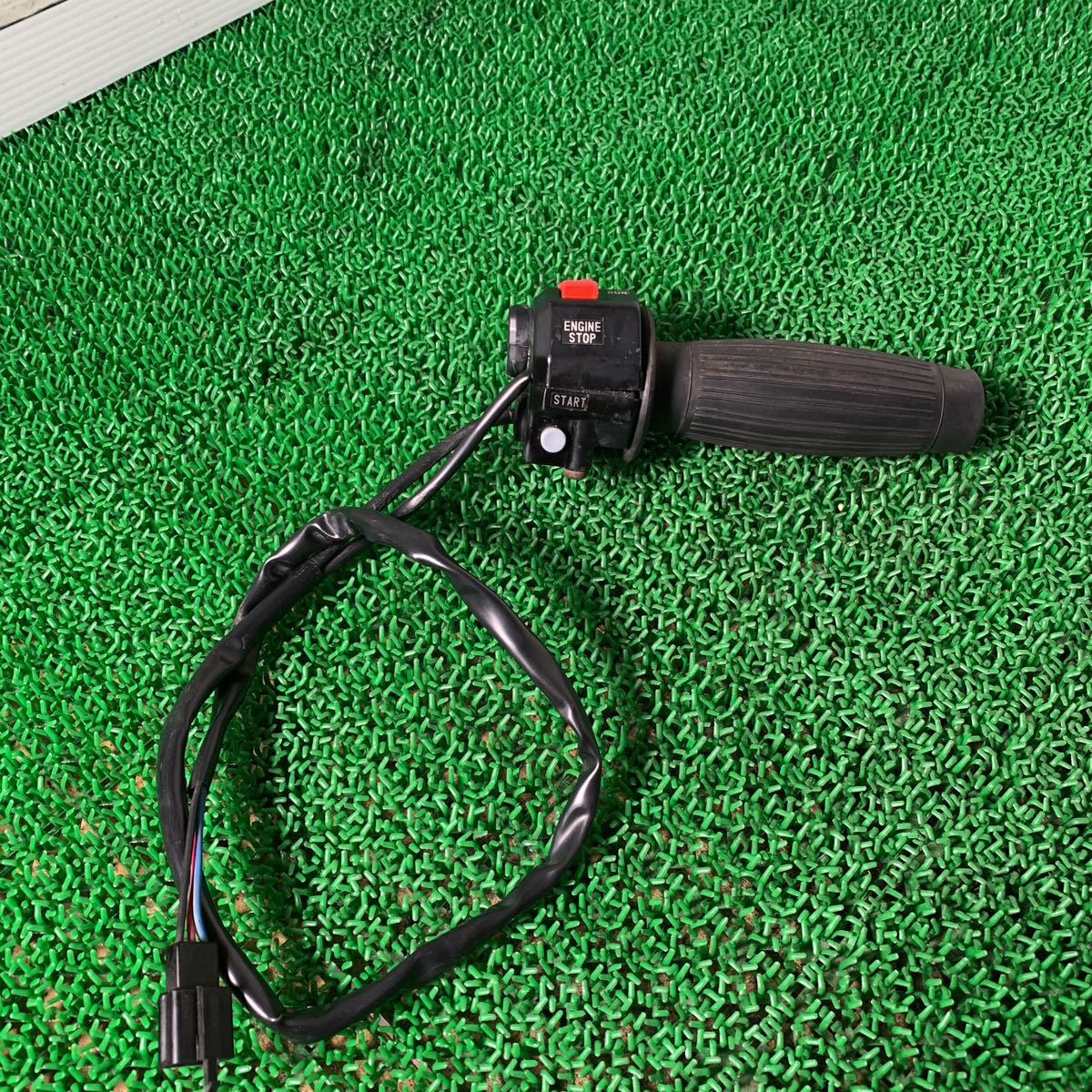 YAMAHA TW200 ハンドルスイッチ 右側拍卖