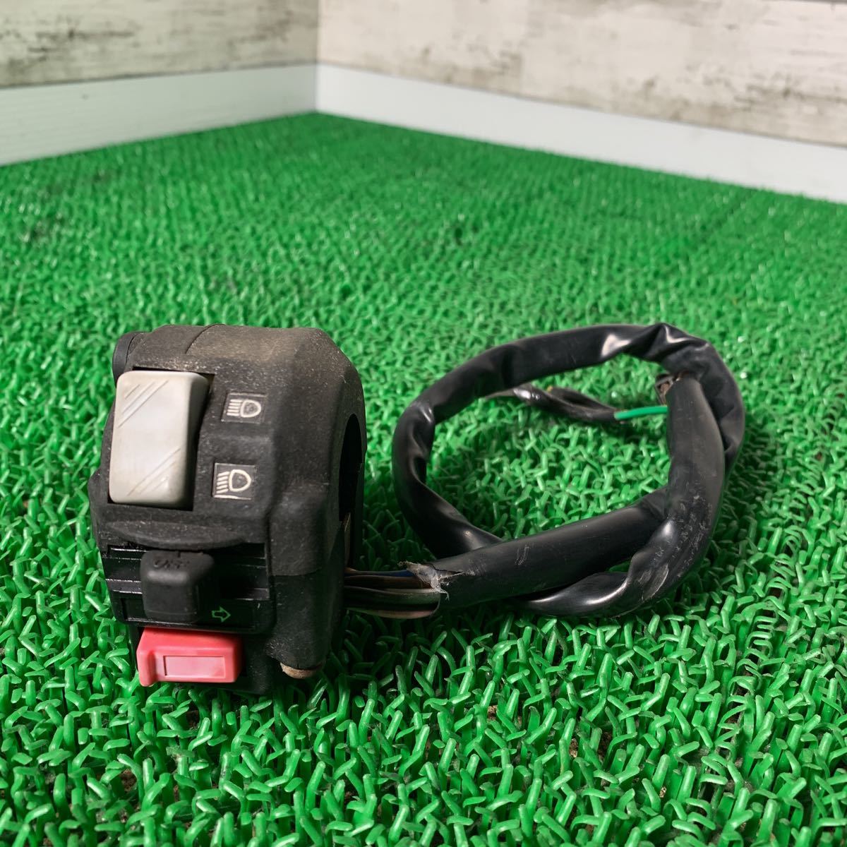 YAMAHA TW200 ハンドルスイッチ 左側拍卖