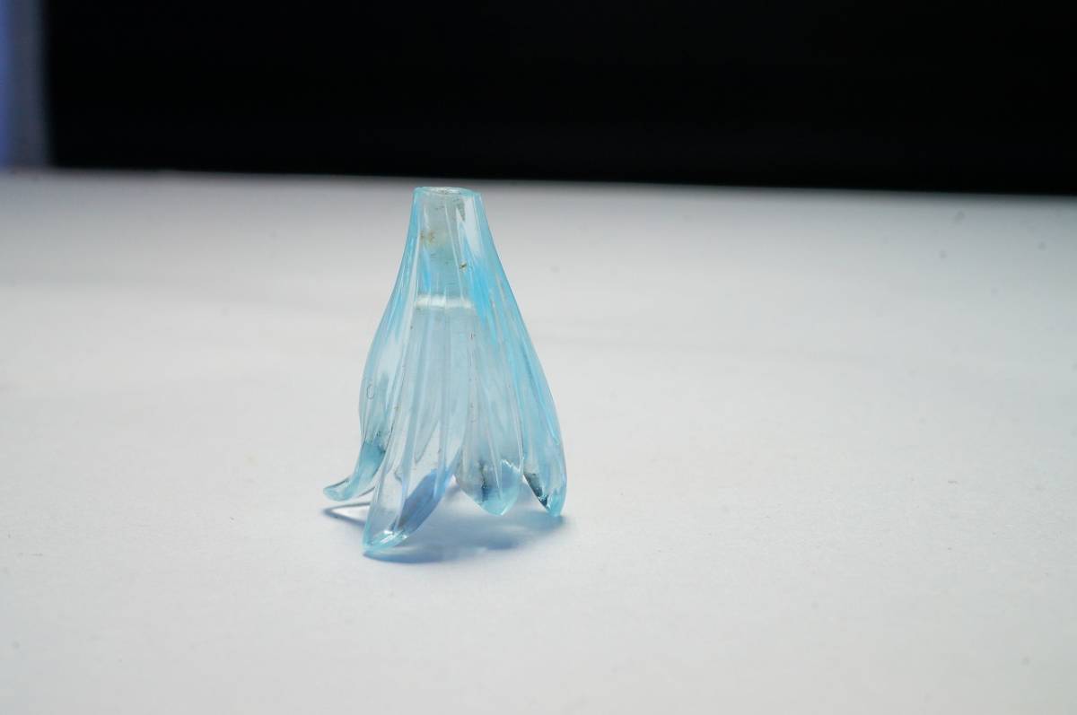 【即決特別価格!早い者勝ち!】希少!35年前の原石を加工彫刻!極上天然ブルートパーズ「花」彫刻研磨高透明度6.4ct甲府で彫刻研研磨拍卖