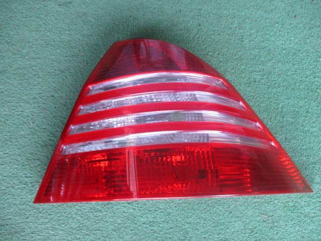 ☆★GF-220065 ベンツ Sクラス 右テールランプ★☆拍卖
