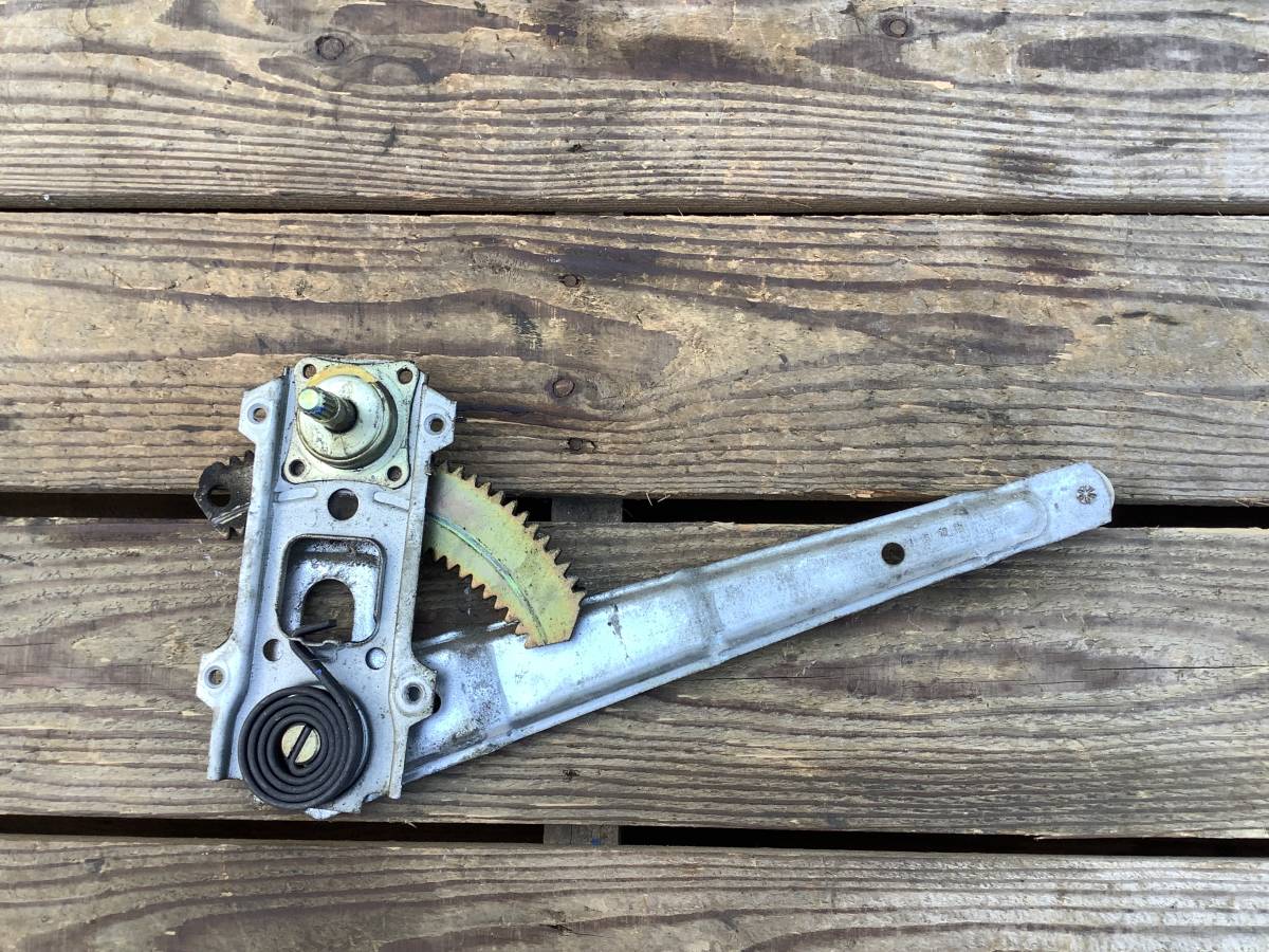 DR30 スカイライン 前期 RS 2ドア リア ウインドウ レギュレーター 手巻き 右 R30 ジャンク拍卖