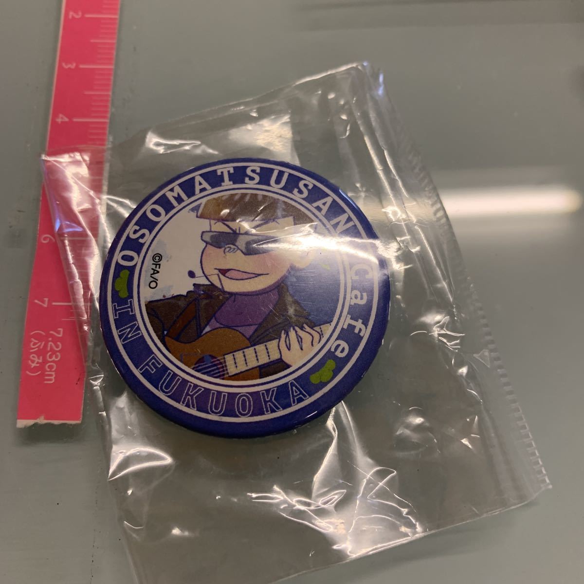 おそ松さん カフェ 福岡 缶バッジ かなりキズがあります拍卖
