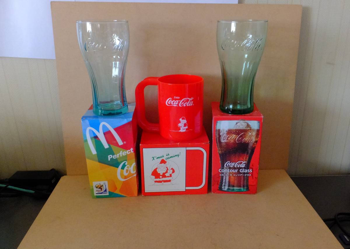 ■ ゆ-877 コカ・コーラ コップ 3個 未使用 詳細:画面左から①マック×ワールドカップ ②マグカップ ③コンツアーグラス拍卖