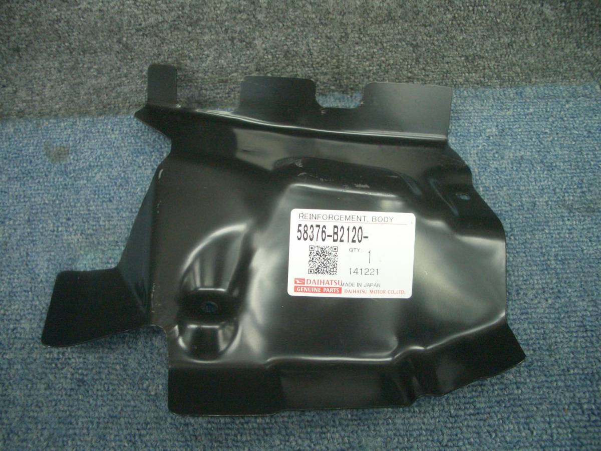 □□2301-TO17 即決!未使用品!ダイハツ 純正部品 タント LA600S LA610S ボデーロワーバックパネルのリインホースメント 品番58376-B2120拍卖