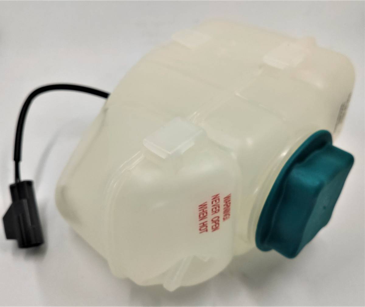 (送料込) ボルボ S60 S80 V70 XC70 XC90 エキスパンションタンク キャップ・レベルセンサー付【BEHR製・新品】クーラントリザーバータンク拍卖