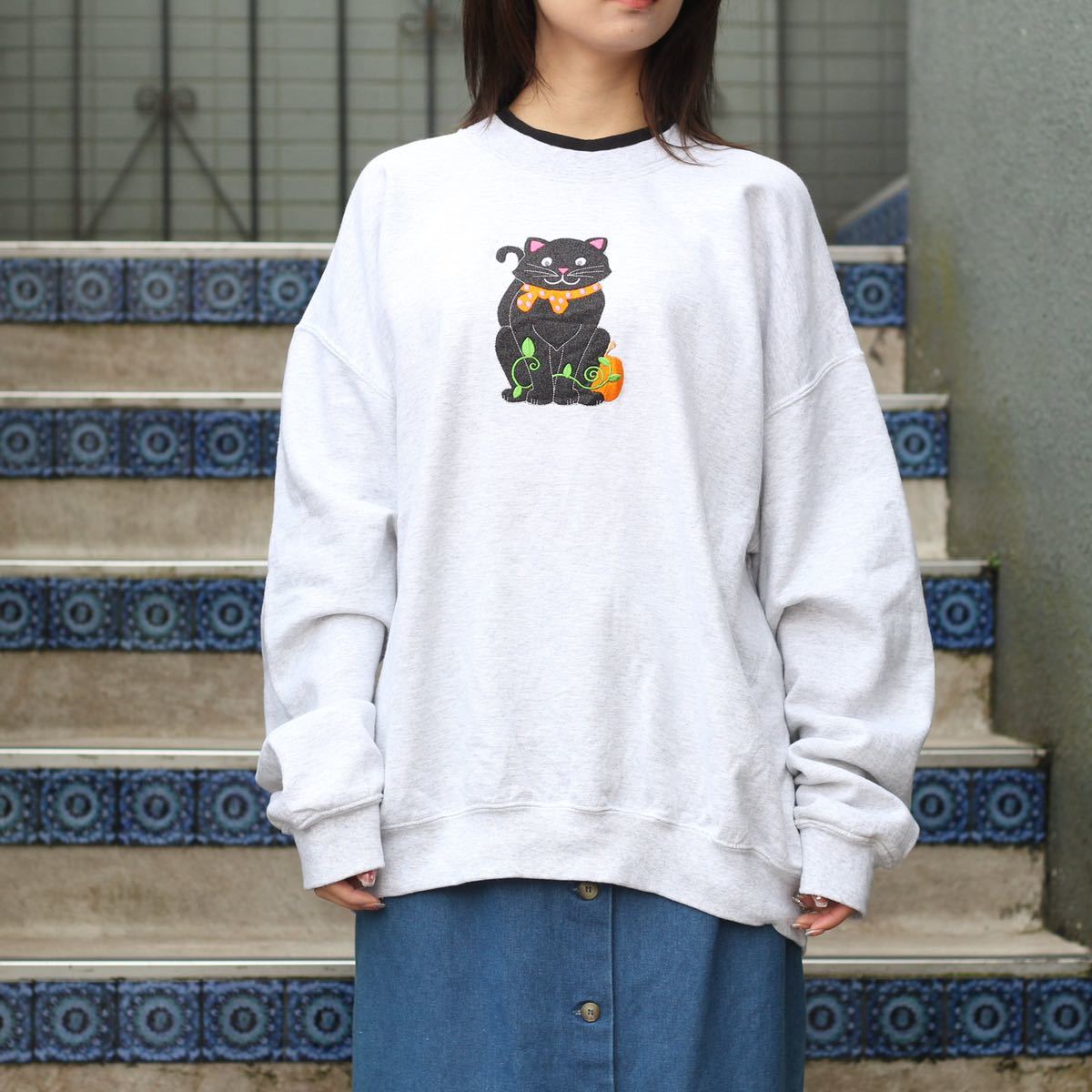 USA VINTAGE CAT EMBROIDERY DESIGN SWEAT SHIRT/アメリカ古着にゃんこ刺繍デザインスウェット拍卖