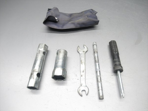 G1R5-0126 ホンダ リトルカブ 車載工具 メンテナンス ツール 【AA01-302~ (C50LY 3速セル無) 動画有】拍卖