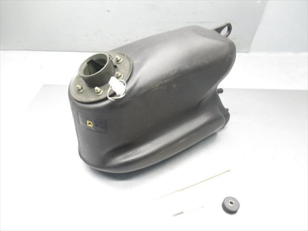 k-R4-1128-1 スズキ TR110S-2 CF12 2型 燃料タンク ガソリンタンク 純正拍卖