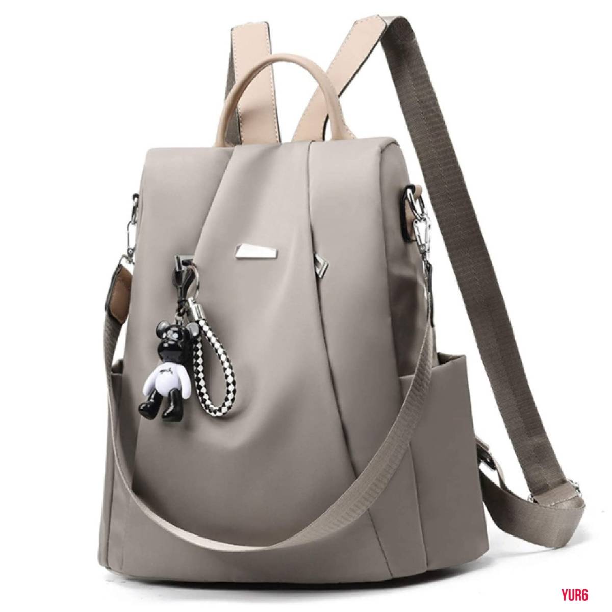 シンプル レディースバッグ 防水性 耐摩耗性 軽量 背面にメインポケット ポケット5個 ベアーキーホルダー 普段使い 通勤 通学 グレー拍卖