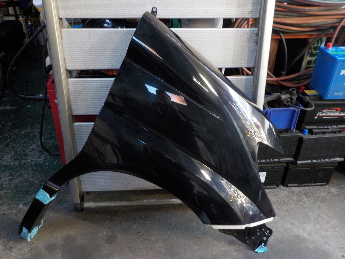 エルグランド HWS MNE51 純正 パネル付フェンダー 右 送料はシステム上 無料 と表示されますが西濃着払い発送です拍卖