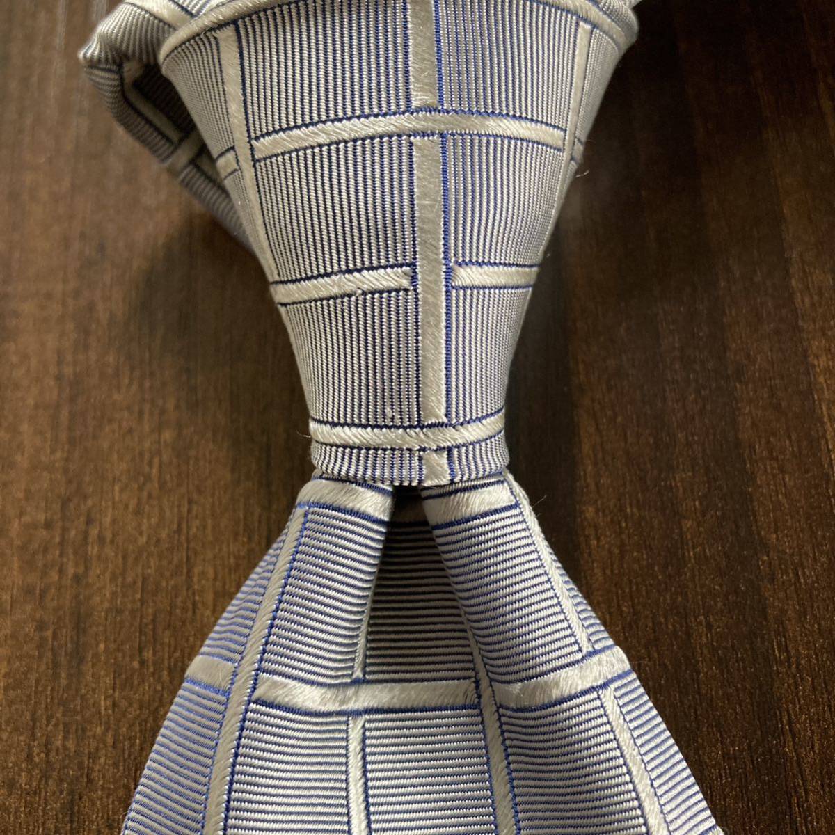 Aquascutum アクアスキュータム ネクタイ グレー 格子柄拍卖