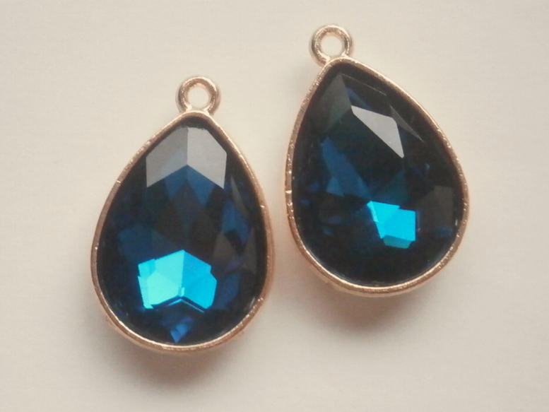 メタル★ガラスストーン付き★チャーム★シズク★23×15★ブルージルコン拍卖