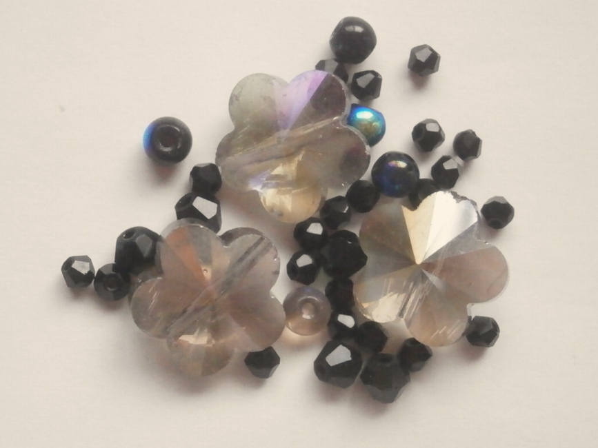 ガラスビーズ★花★グレーブラック系★A拍卖