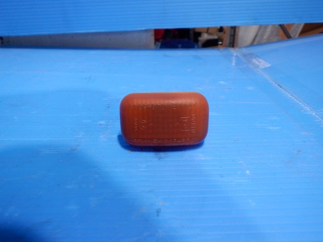 いすゞ イスズ BIGHORN ビッグホーン UBS69GW 純正 右 フロント フェンダー サイドマーカー 40937/b1拍卖